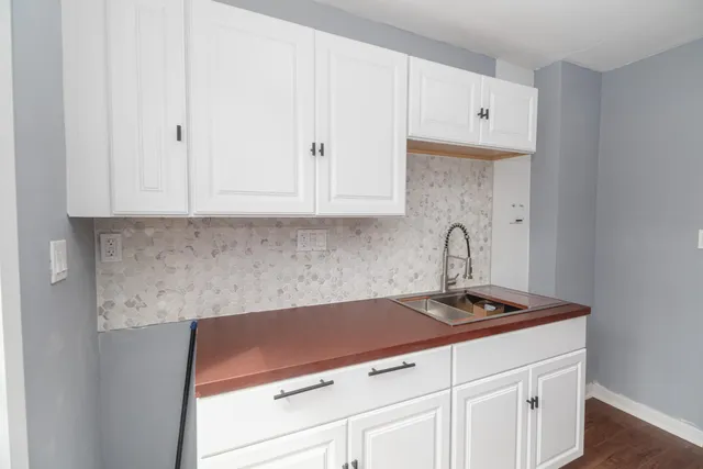 $110,000 | 881 Garfield Avenue, Lincoln Park, MI 48146