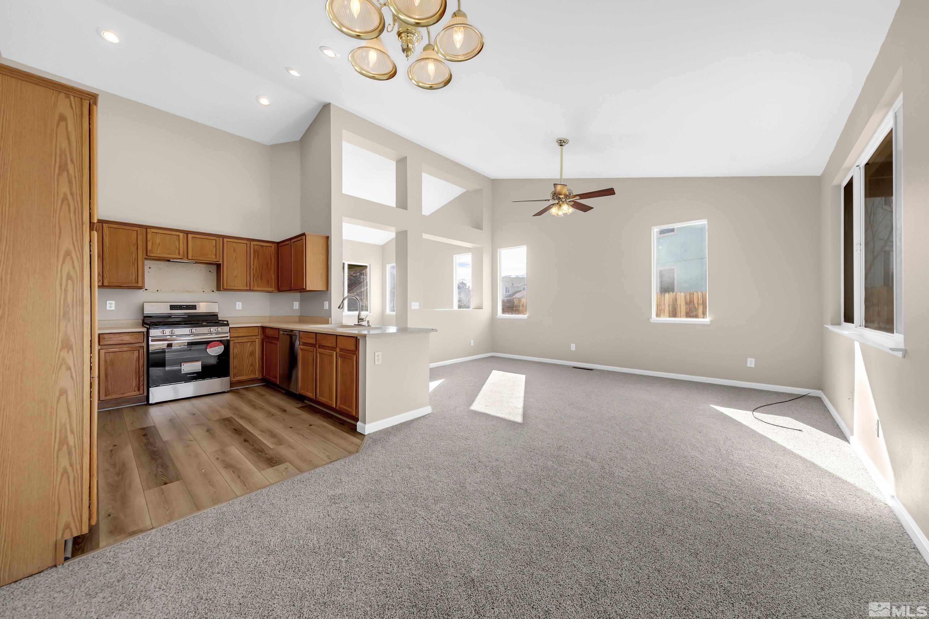 9570 Crystalline Drive Reno, NV 89506 - Photo 5 of 33 Photo 5