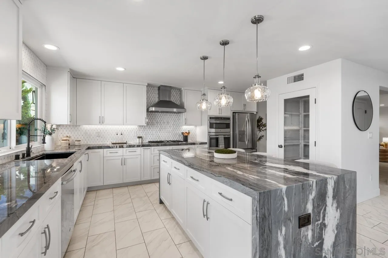 27 Green Turtle Road Coronado, CA 92118 - Photo 14 of 74