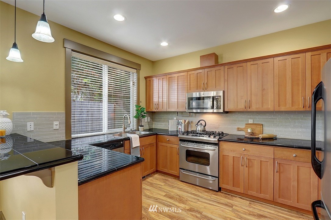 2115 201st Street Southeast, Unit M5 Bothell, WA 98012 - Photo 3 of 18 Gallery Image 3