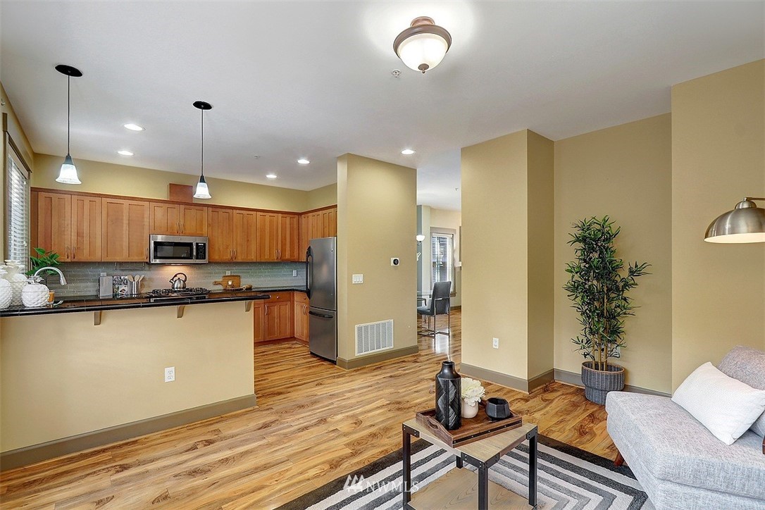 2115 201st Street Southeast, Unit M5 Bothell, WA 98012 - Photo 4 of 18 Gallery Image 4
