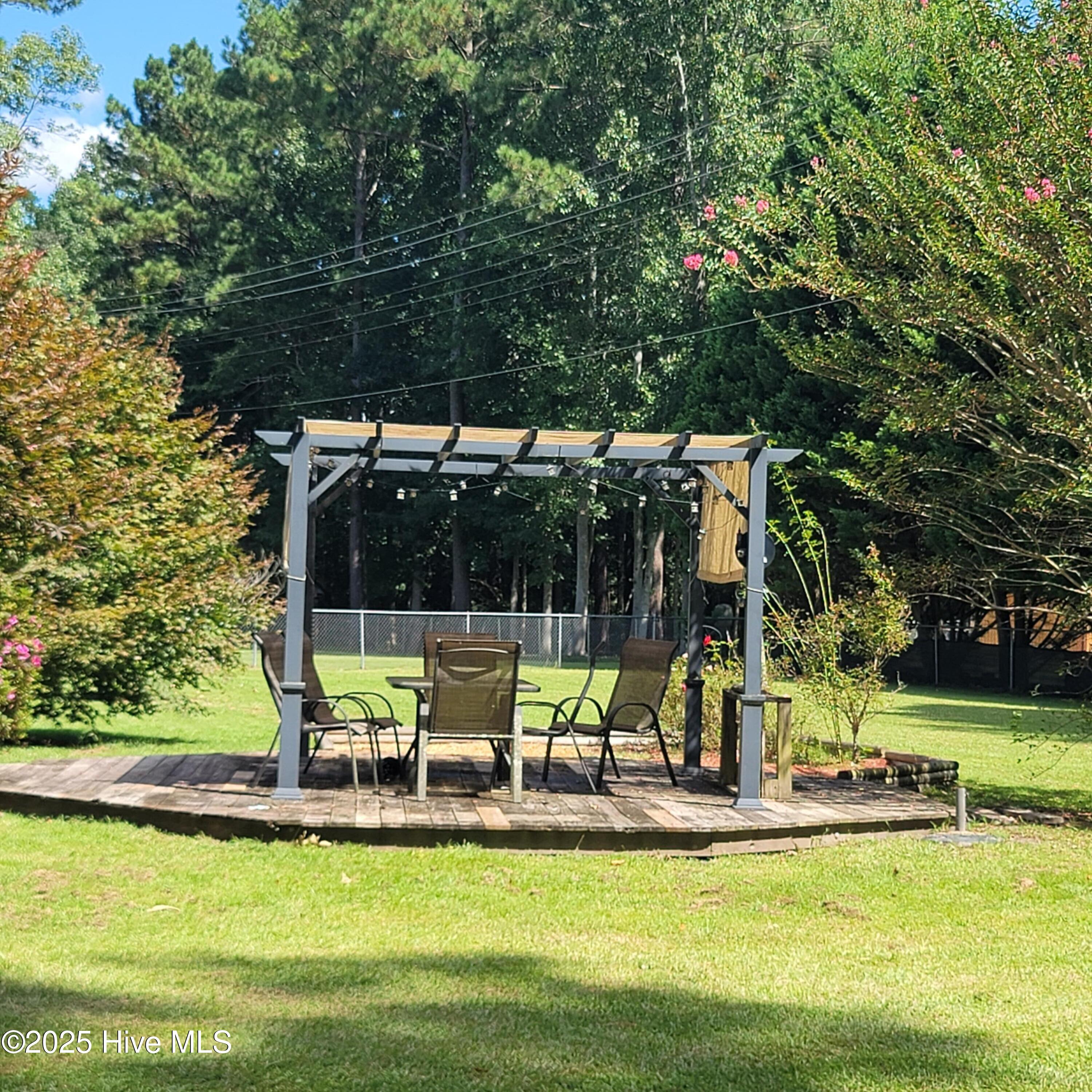 101 Dane Court Havelock, NC 28532 - Photo 36 of 38 Wooden Patio