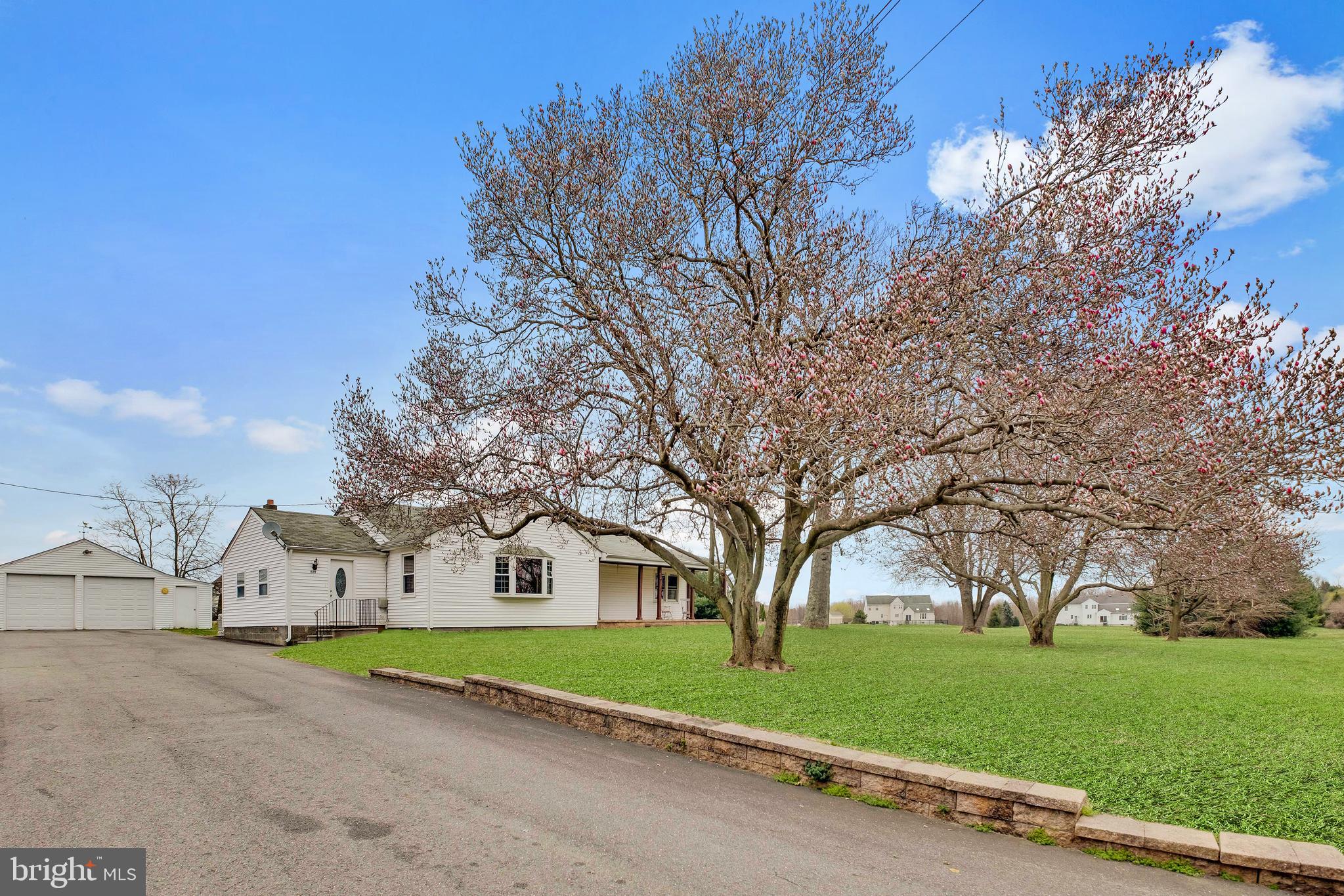 429 White Pine Road Columbus, NJ 08022 - Photo 1 of 32 Gallery Image 1