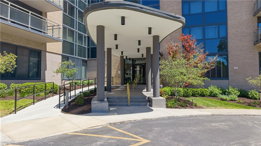 4545 Wornall Road, Unit 609 Kansas City, MO 64111 - Photo 4 of 34