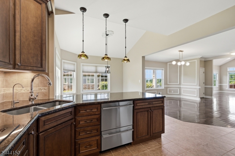98 Tarrington Road Hamburg, NJ 07419 - Photo 15 of 40
