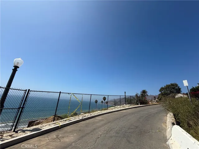 a view of a terrace with sky view