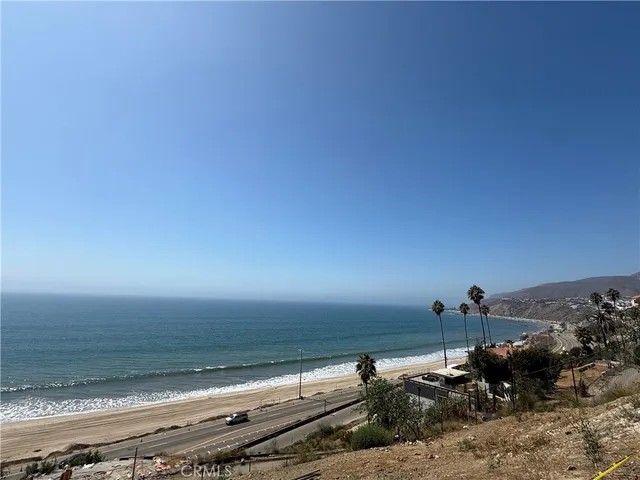 $2,880,000 | 17630 Posetano Road, Pacific Palisades, CA 90272