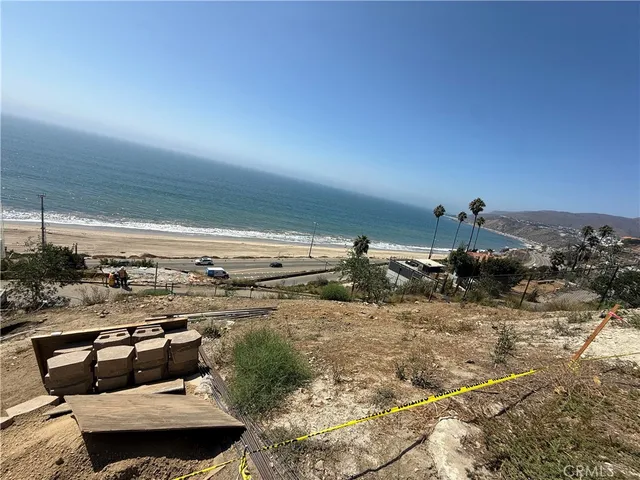 $2,880,000 | 17630 Posetano Road, Pacific Palisades, CA 90272