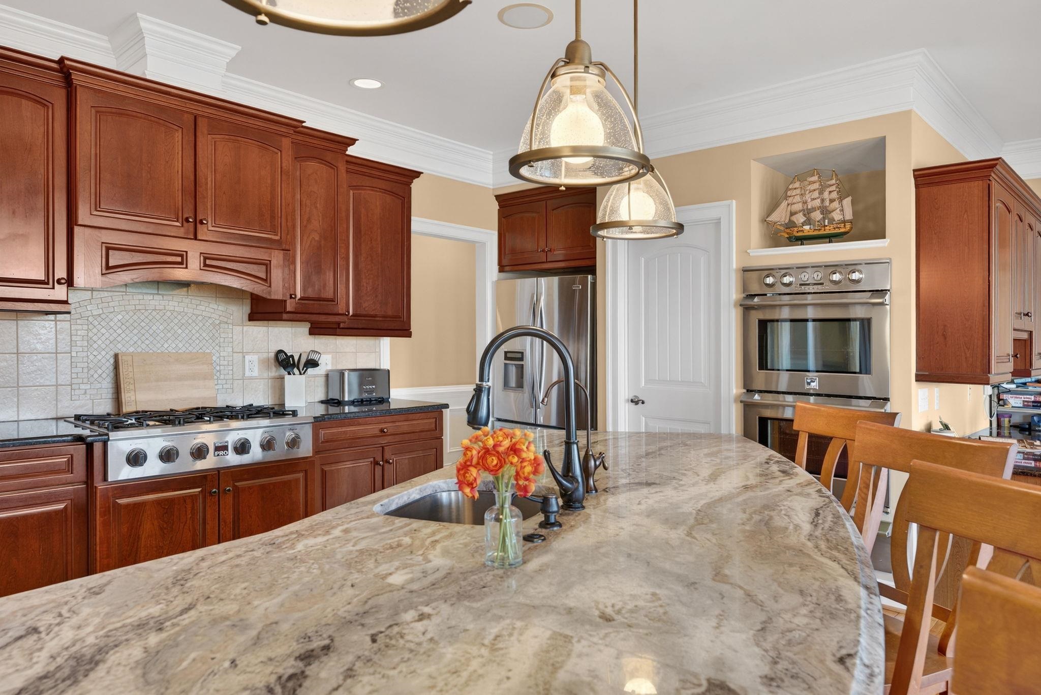3483 Barterbrook Road Staunton, VA 24401 - Photo 28 of 75 Vented Gas Range Hood