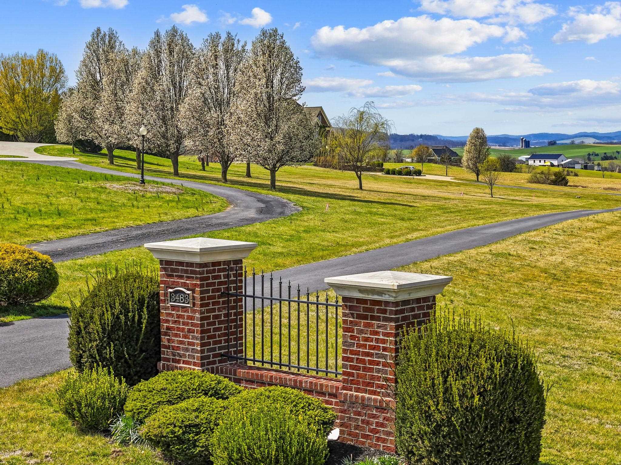 3483 Barterbrook Road Staunton, VA 24401 - Photo 10 of 75 Inviting Private Entrance