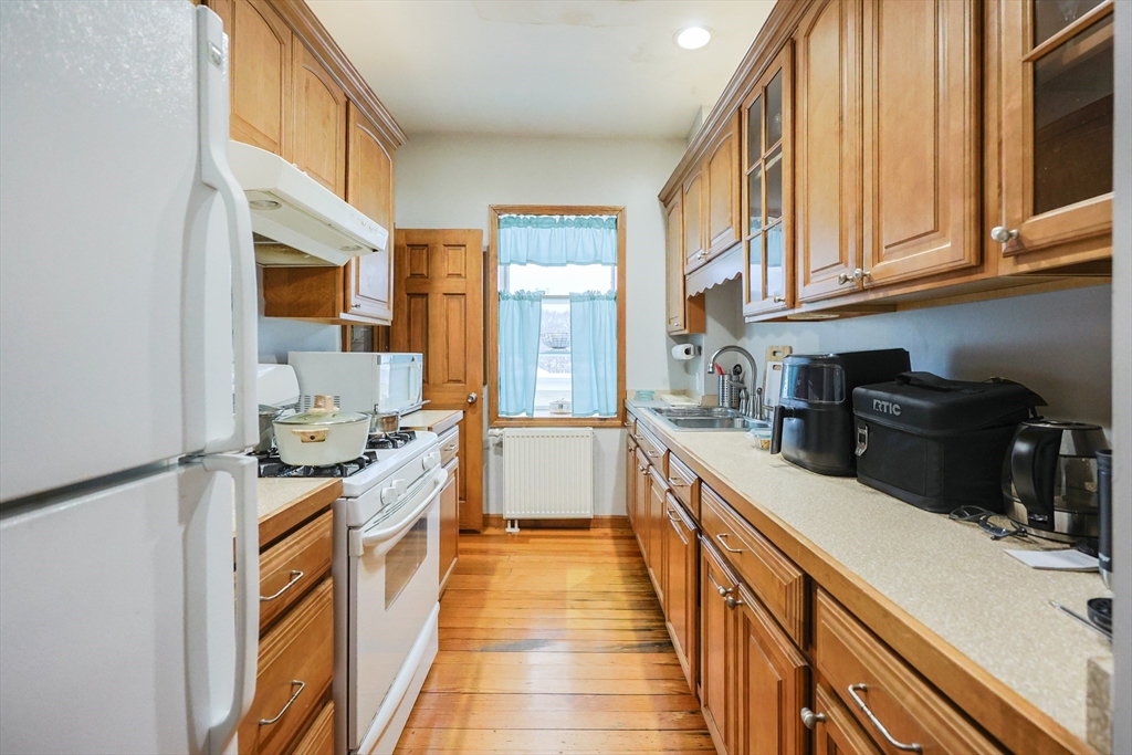 352 Barnes Street Fall River, MA 02723 - Photo 16 of 40