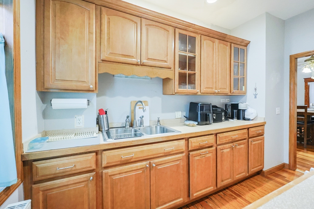 352 Barnes Street Fall River, MA 02723 - Photo 18 of 40