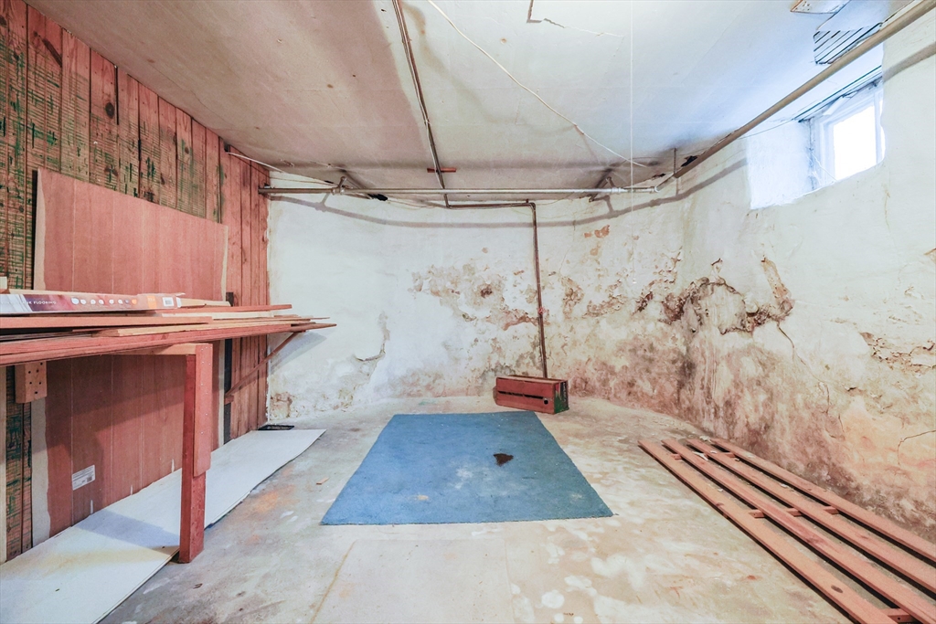 352 Barnes Street Fall River, MA 02723 - Photo 22 of 40