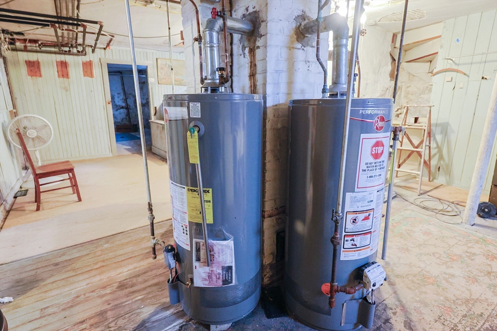 352 Barnes Street Fall River, MA 02723 - Photo 28 of 40