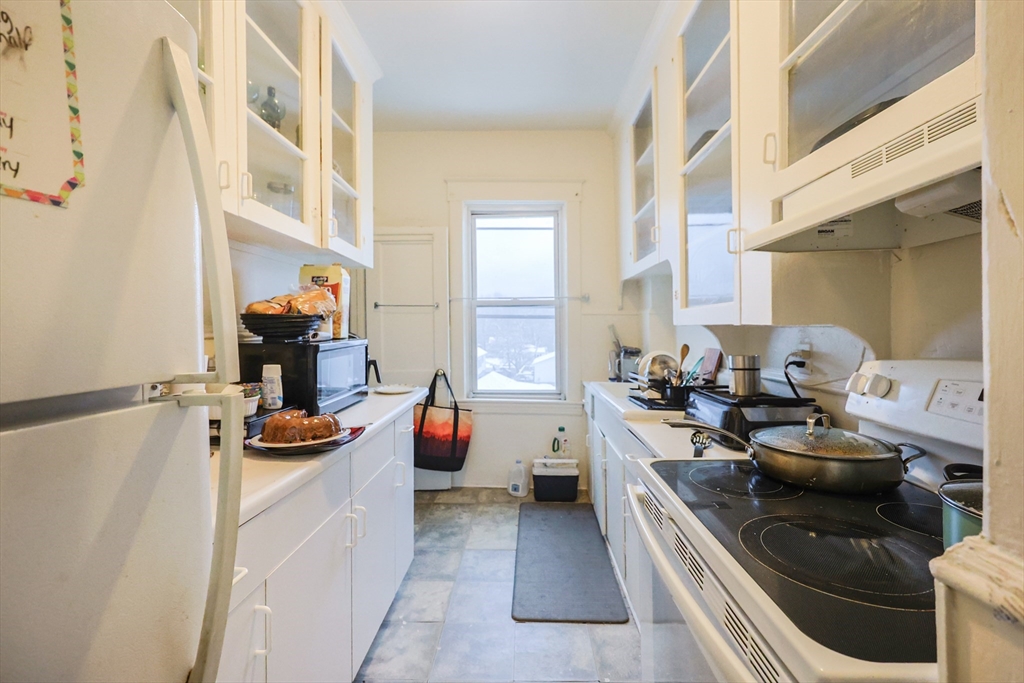 352 Barnes Street Fall River, MA 02723 - Photo 31 of 40