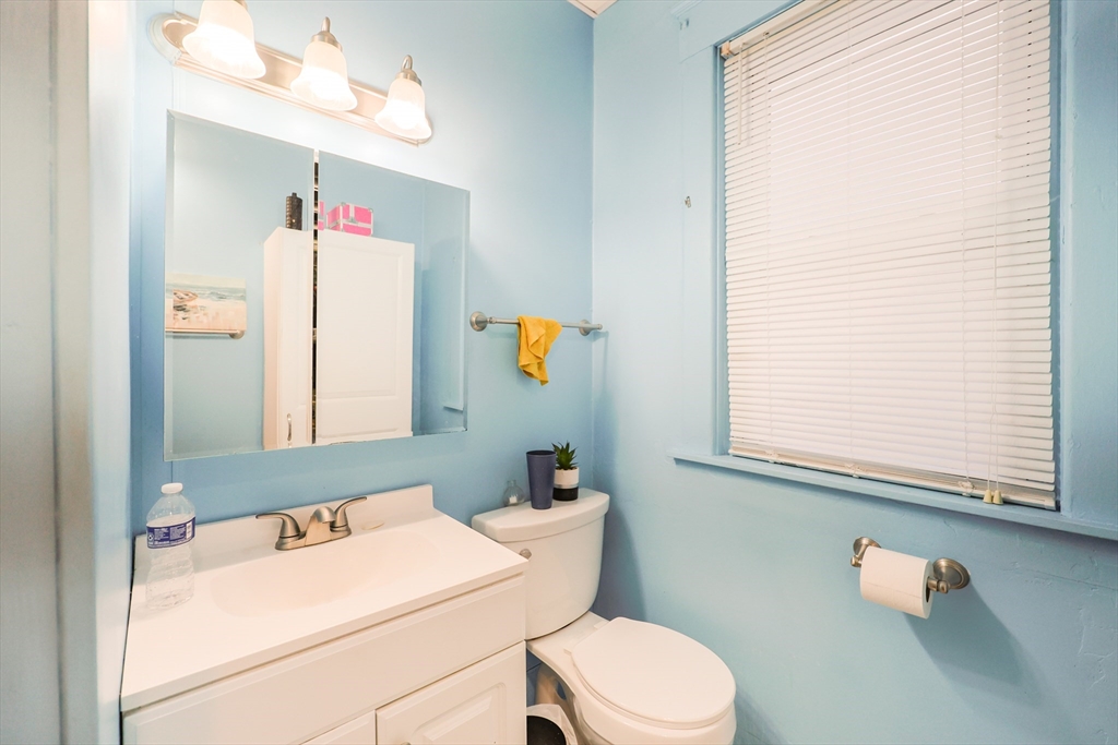 352 Barnes Street Fall River, MA 02723 - Photo 38 of 40