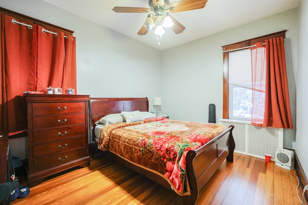 352 Barnes Street Fall River, MA 02723 - Photo 5 of 40