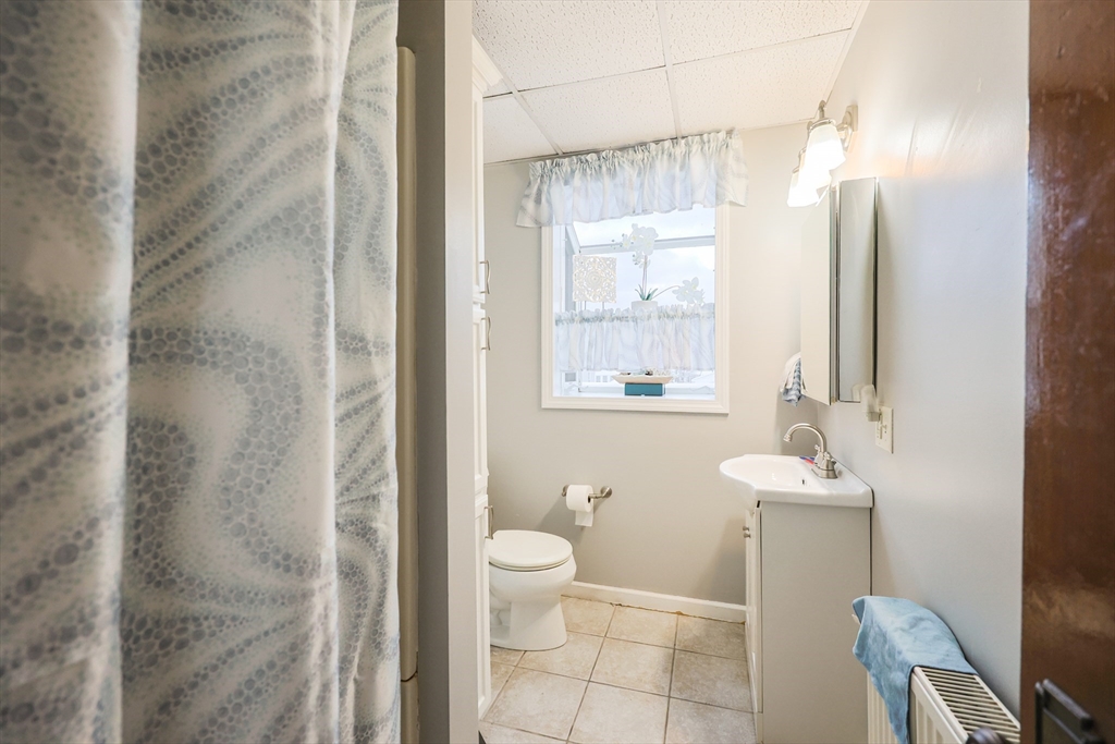 352 Barnes Street Fall River, MA 02723 - Photo 7 of 40