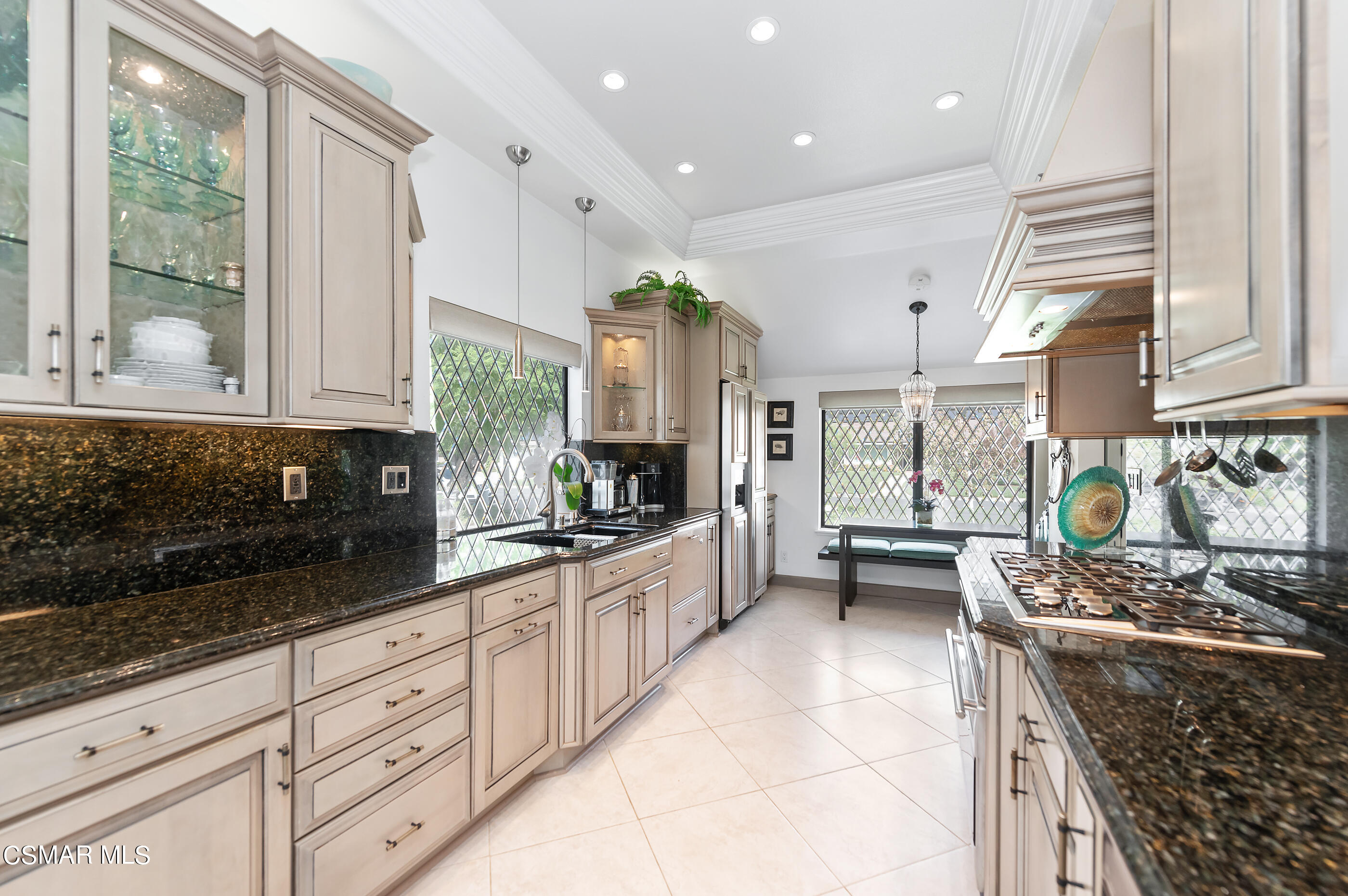 325 Longbranch Road Simi Valley, CA 93065 - Photo 29 of 99 325 Longbranch Rd Simi Valley-26