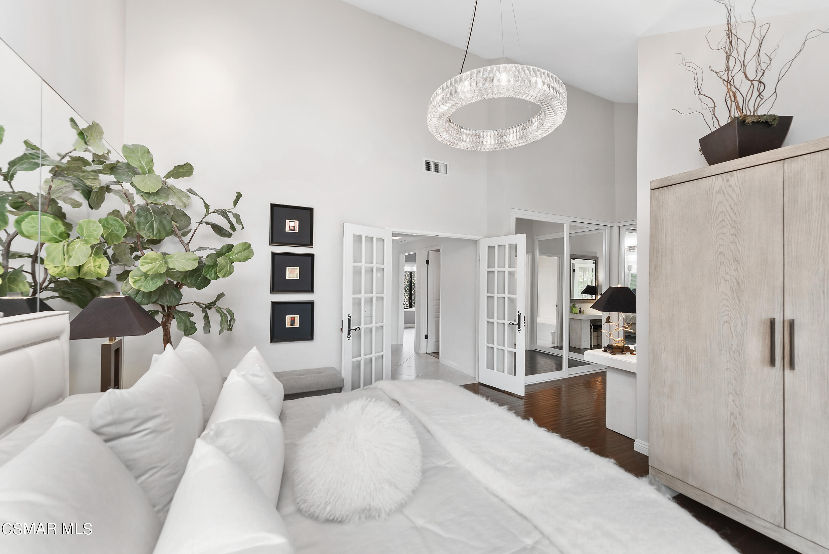 325 Longbranch Road Simi Valley, CA 93065 - Photo 42 of 99 325 Longbranch Rd Simi Valley-39