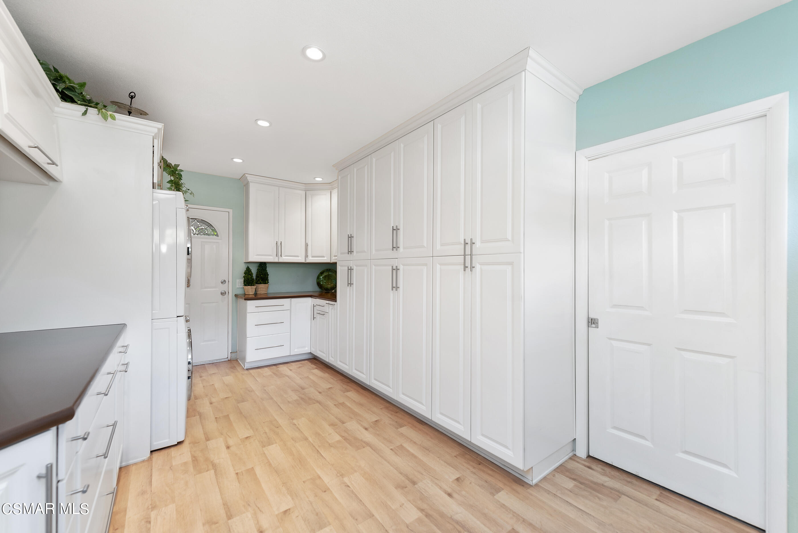 325 Longbranch Road Simi Valley, CA 93065 - Photo 48 of 99 325 Longbranch Rd Simi Valley-45