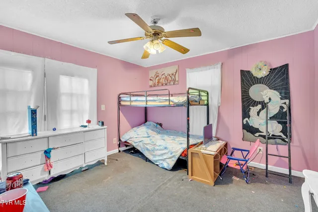 $575,000 | 431 Strong Hollow Lane, Fort Blackmore, VA 24250