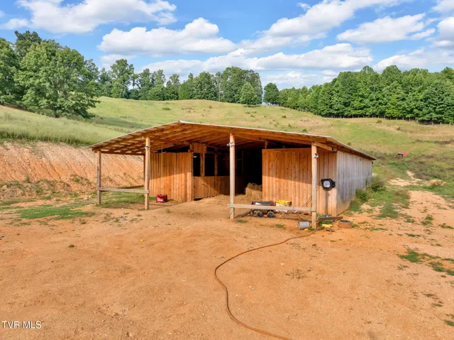 $575,000 | 431 Strong Hollow Lane, Fort Blackmore, VA 24250