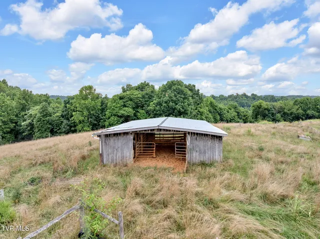 $575,000 | 431 Strong Hollow Lane, Fort Blackmore, VA 24250