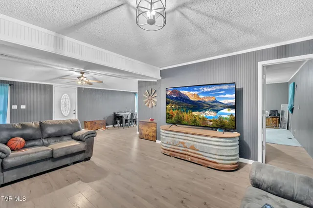 $575,000 | 431 Strong Hollow Lane, Fort Blackmore, VA 24250