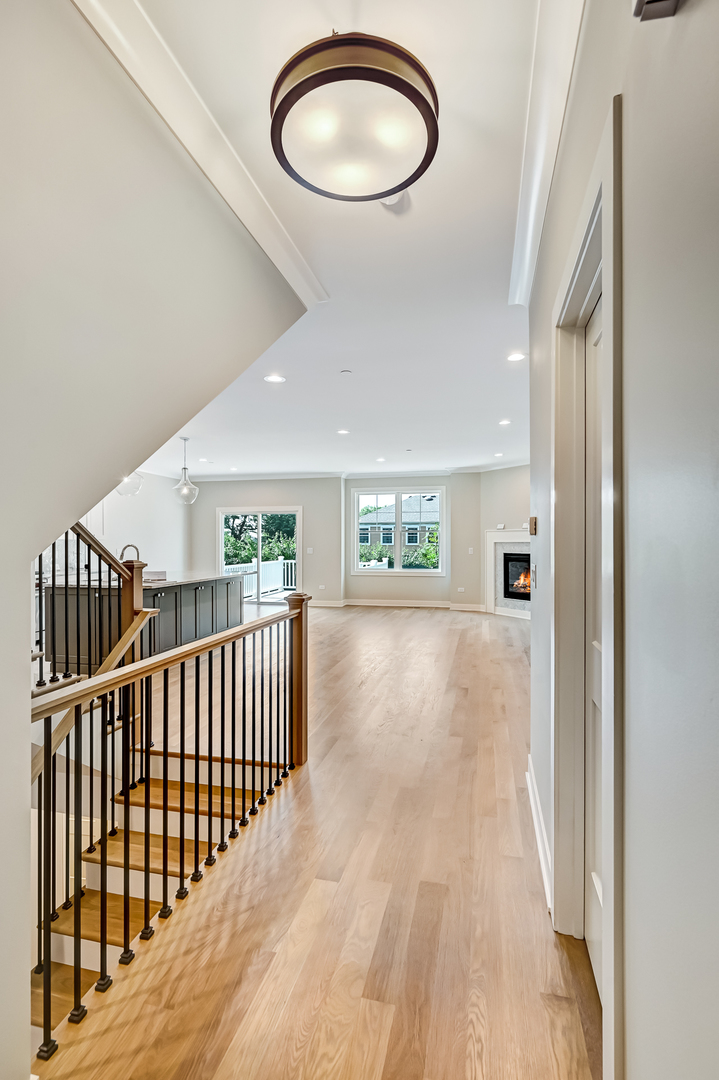 133 Harding Avenue Glen Ellyn, IL 60137 - Photo 4 of 34