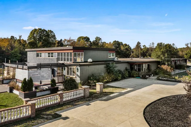 $495,000 | 70700 Ironwood Drive, Niles, MI 49120