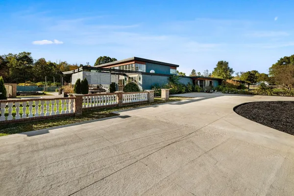 $495,000 | 70700 Ironwood Drive, Niles, MI 49120