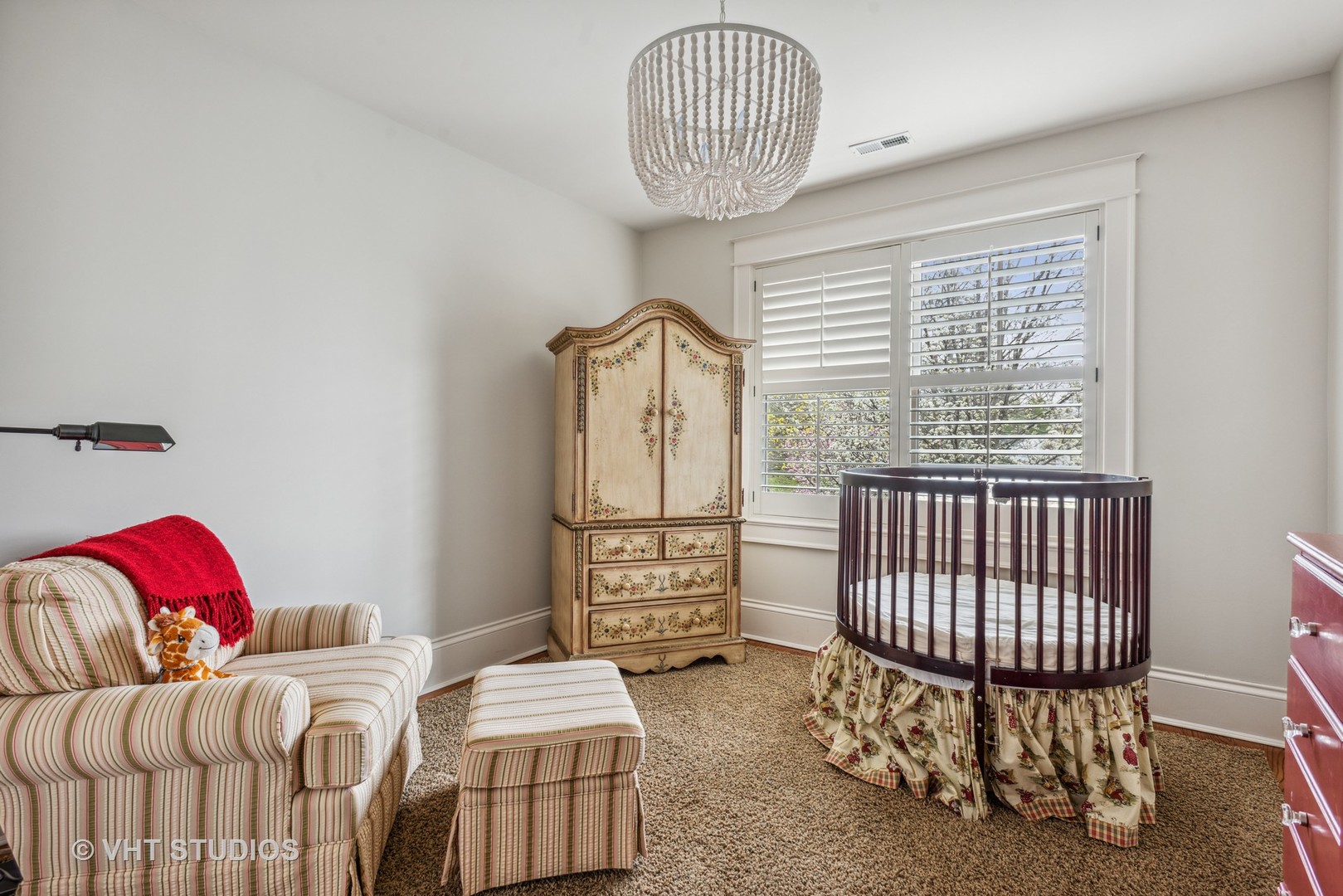 Undisclosed Address Glen Ellyn, IL 60137 - Photo 35 of 55 a bedroom with a bed and a window