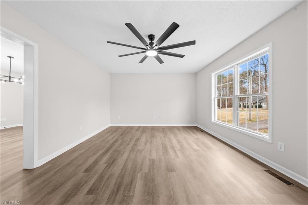 3707 Ribbon Lane Winston-Salem, NC 27107 - Photo 4 of 33