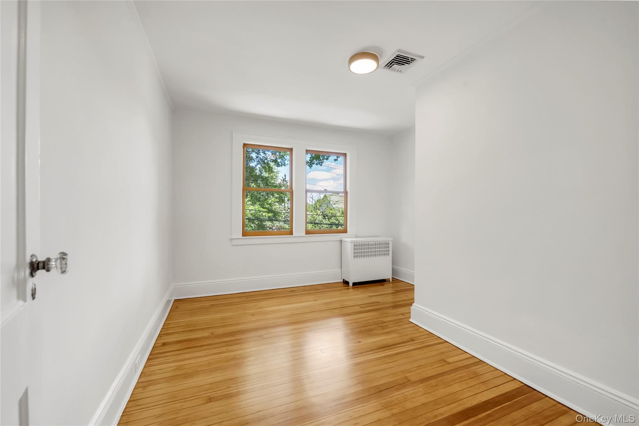 328 Manor Road Queens, NY 11363 - Photo 15 of 30