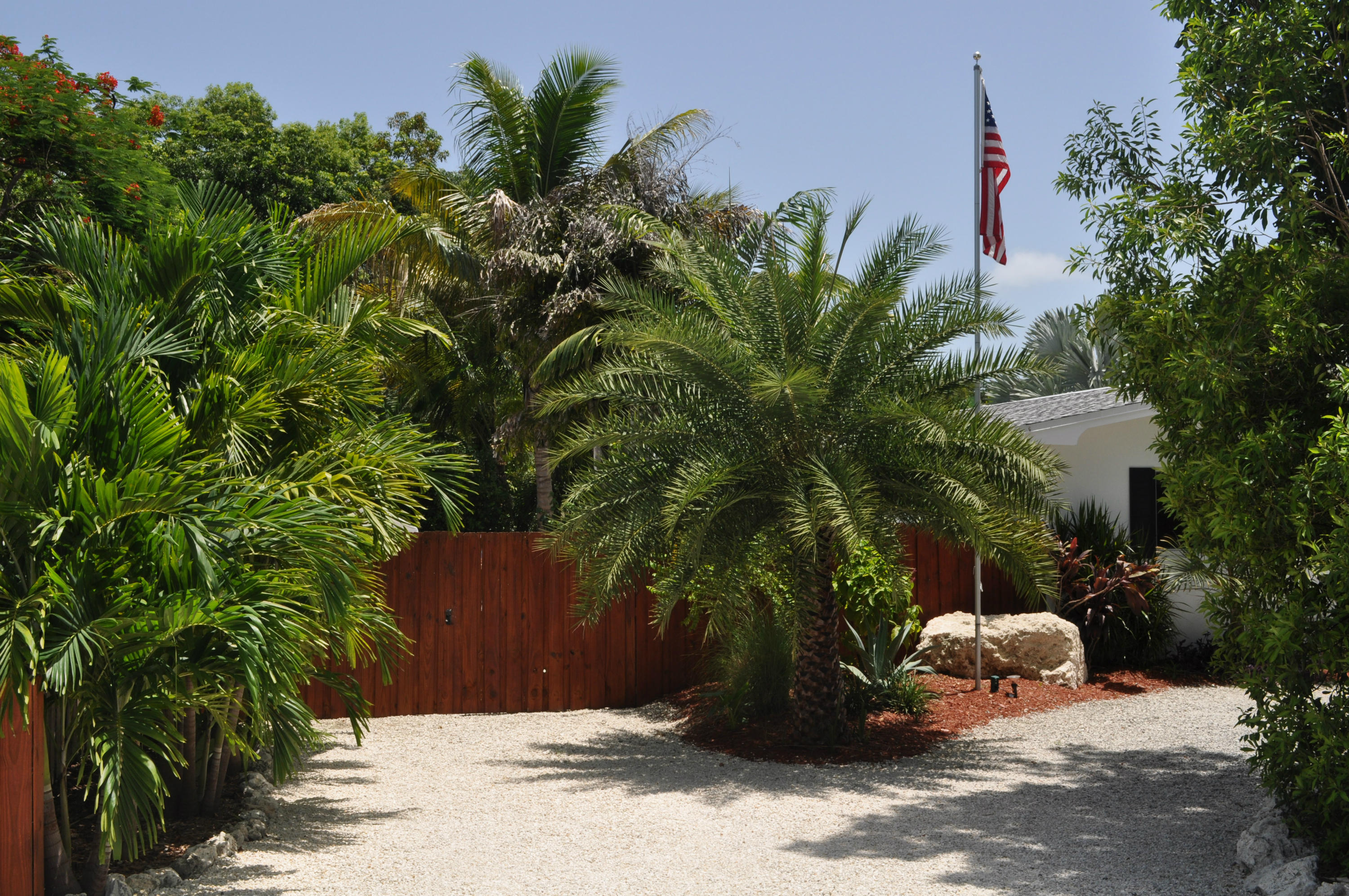 19 Bonefish Avenue Key Largo, FL 33037 - Photo 5 of 23 DSC_0685
