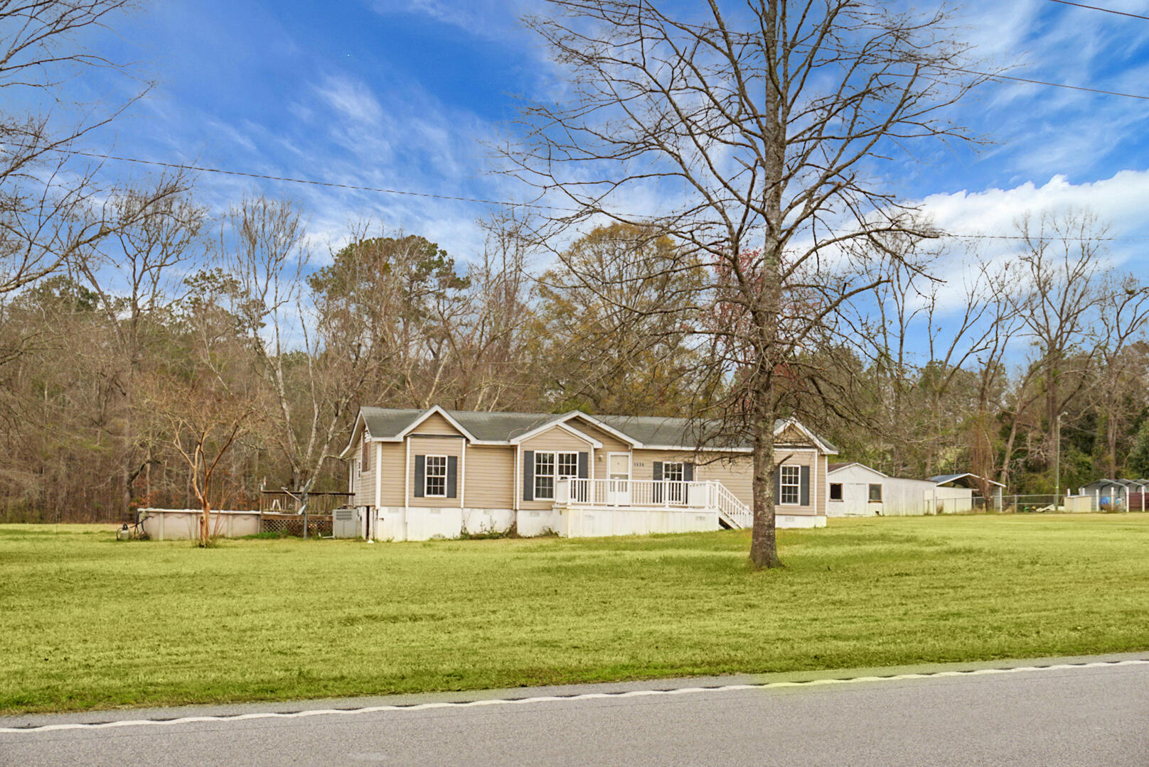 1626 Givhans Road Ridgeville, SC 29472 - Photo 4 of 25 DSC06922