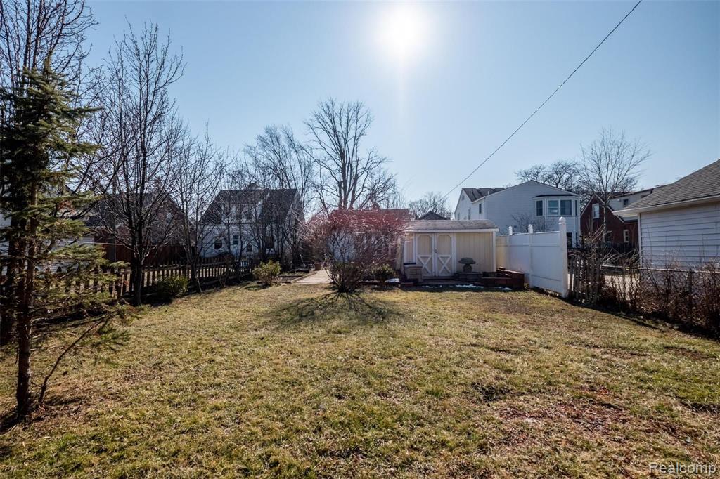 1784 Hampton Road Grosse Pointe Woods, MI 48236 - Photo 33 of 33