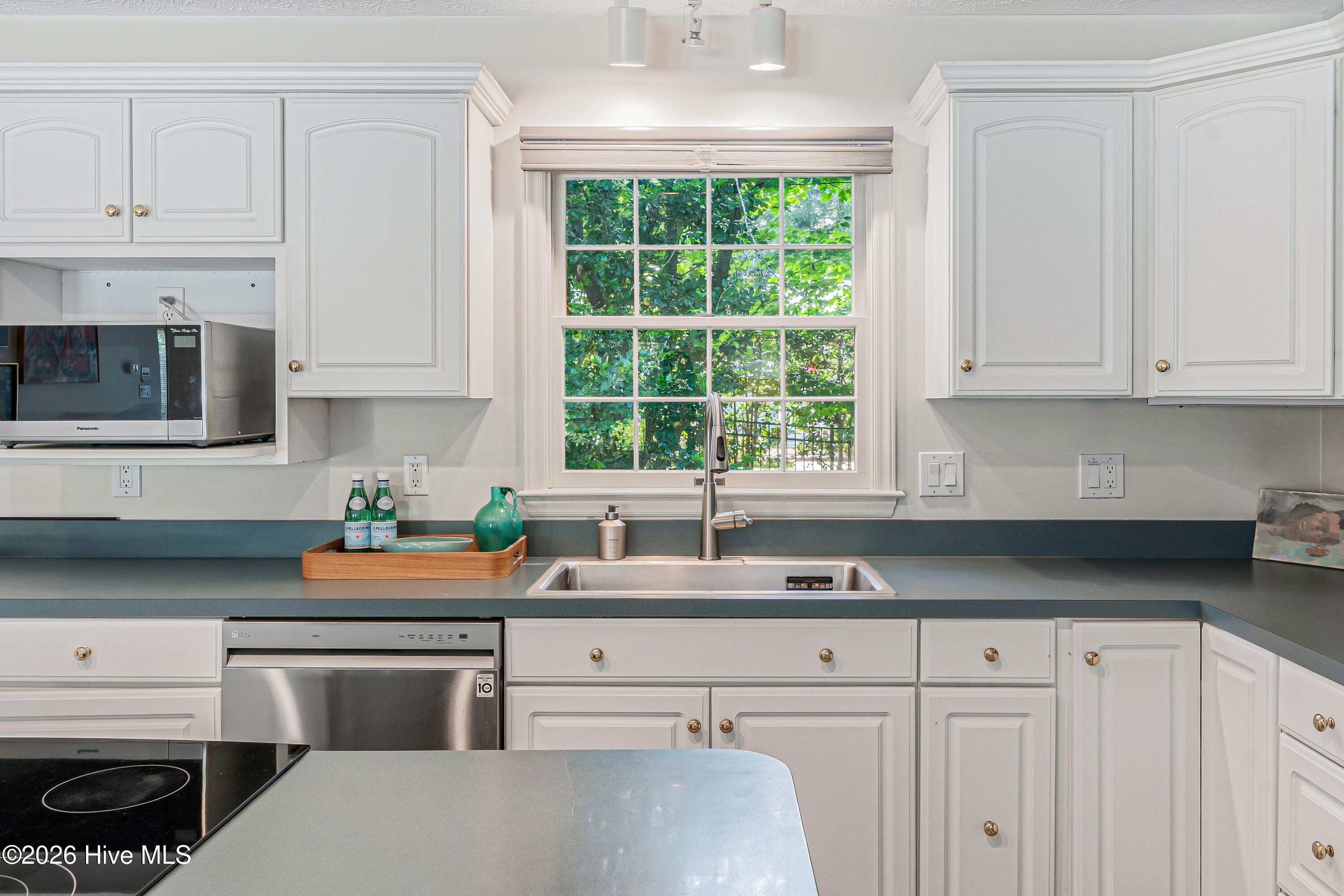 25 Magnolia Road Pinehurst, NC 28374 - Photo 27 of 73 Kitchen