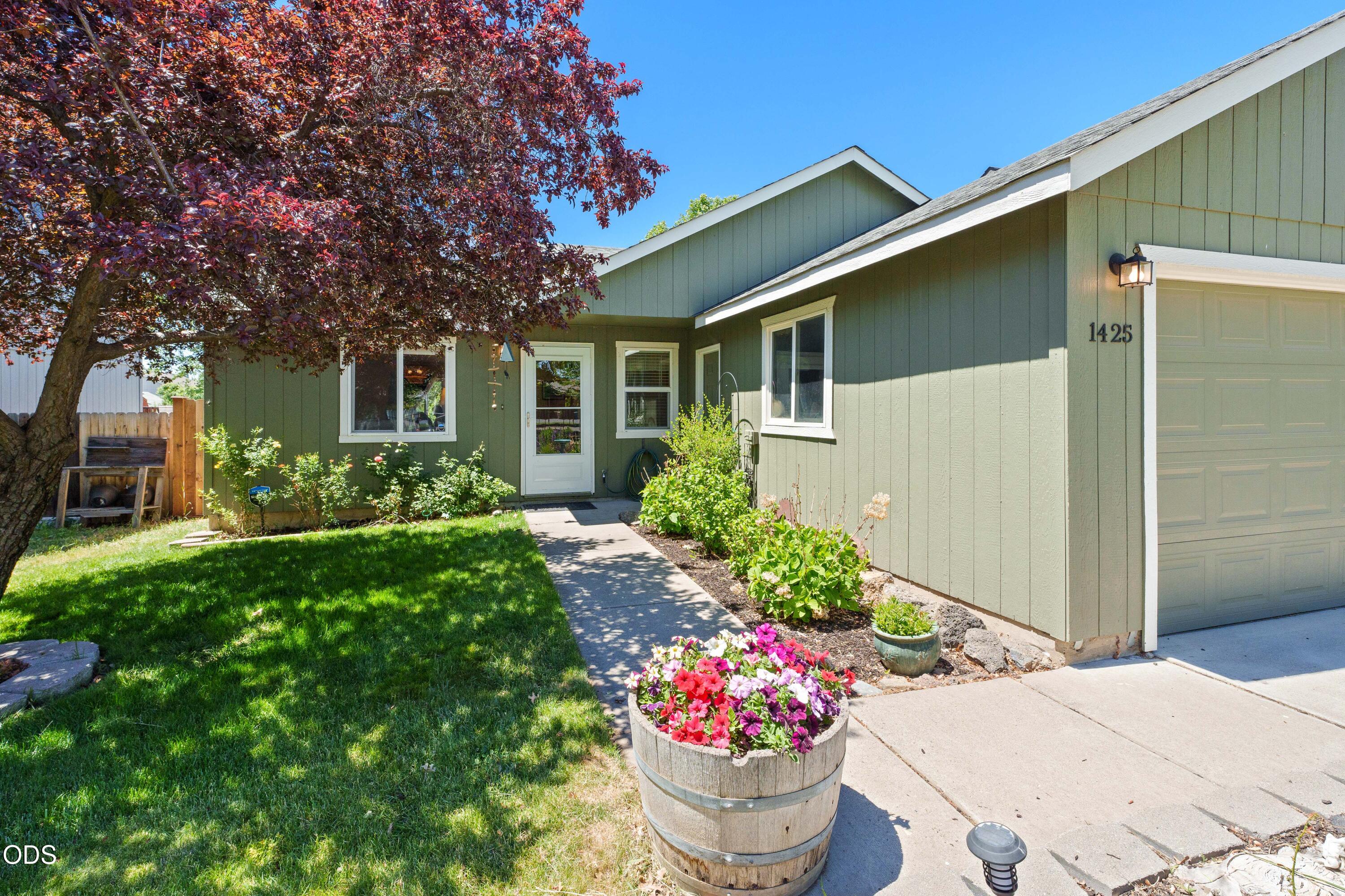 1425 Southwest 31st Street Redmond, OR 97756 - Photo 21 of 29