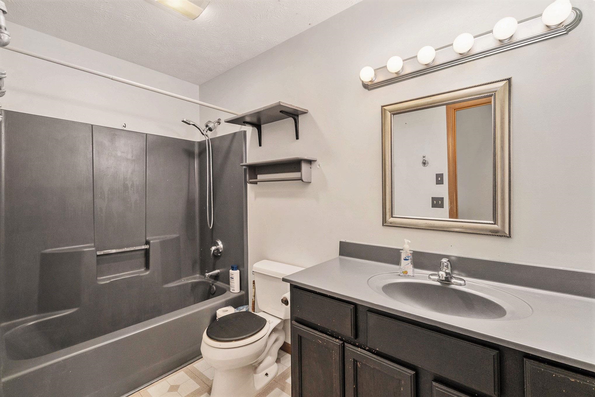 9800 Wilson Road Buckley, MI 49620 - Photo 5 of 16 1903659-4.JPG