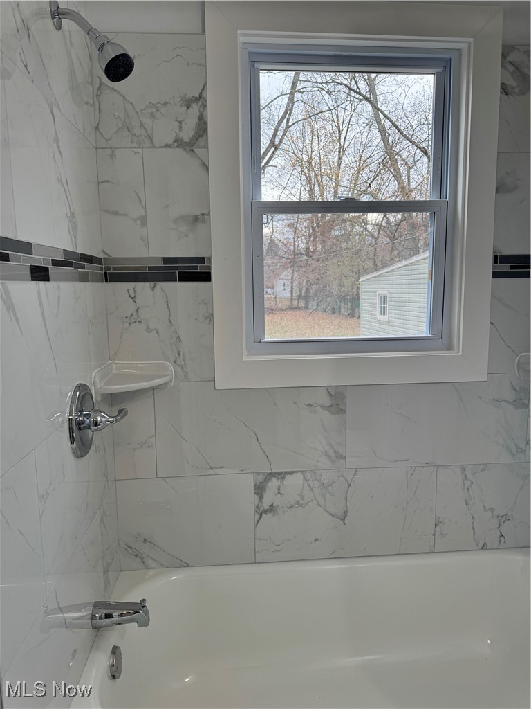 2020 Green Road Cleveland, OH 44121 - Photo 19 of 33 Gallery Image 19