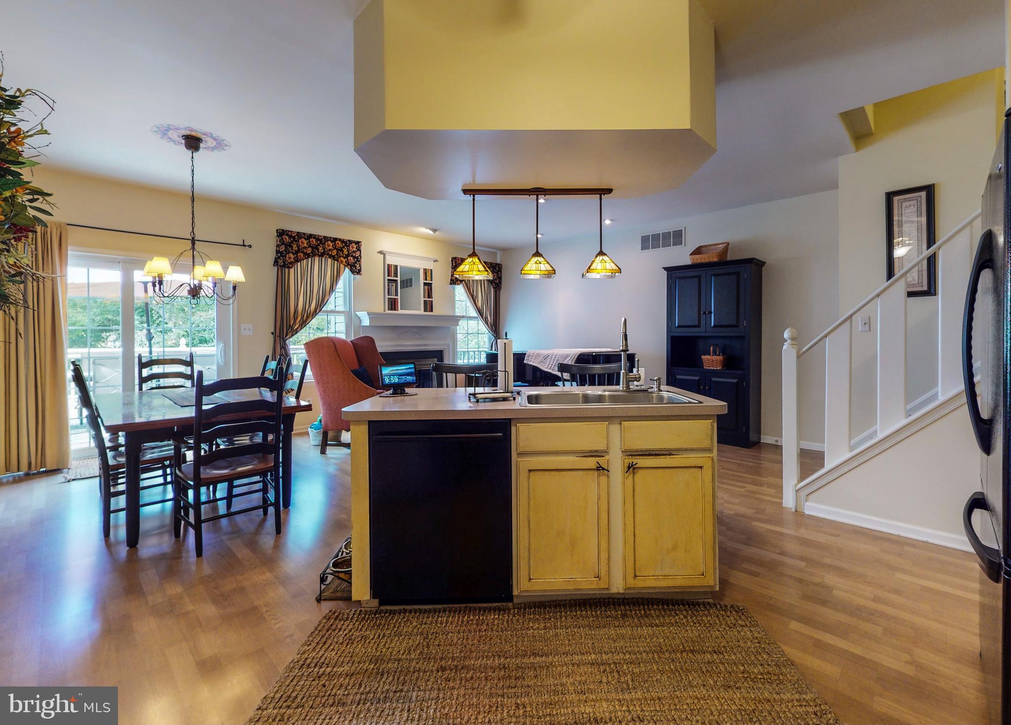 40 Country Road Perkasie, PA 18944 - Photo 14 of 49 Island with sink