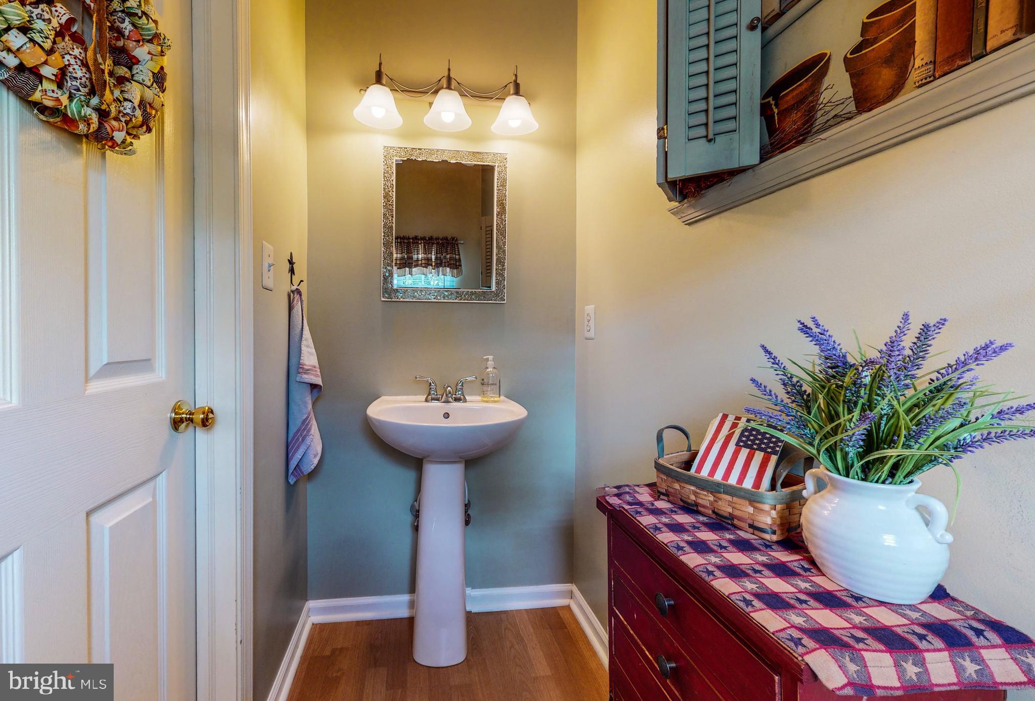 40 Country Road Perkasie, PA 18944 - Photo 16 of 49 Powder Room
