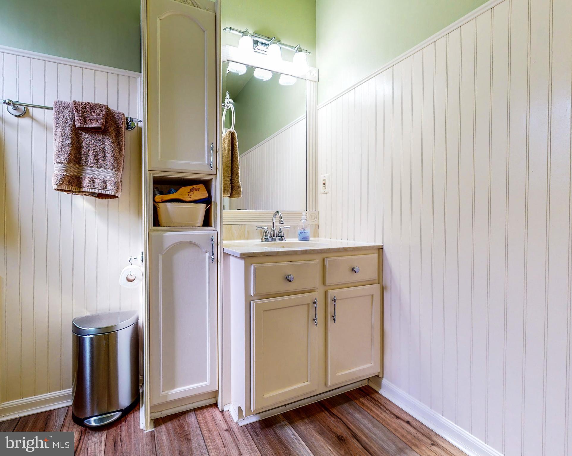 40 Country Road Perkasie, PA 18944 - Photo 21 of 49 Extra storage in Primary Bathroom