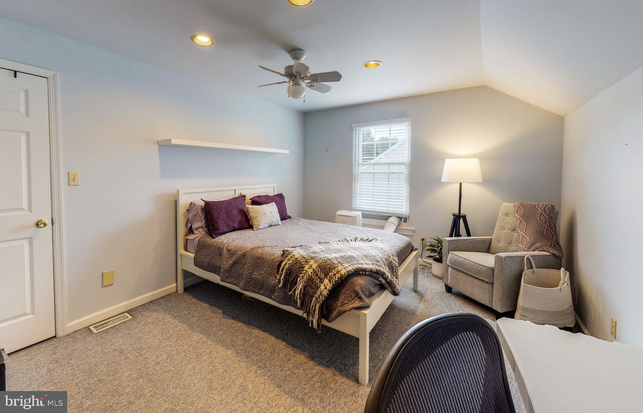 40 Country Road Perkasie, PA 18944 - Photo 31 of 49 Extra-large 3rd floor bedroom 3