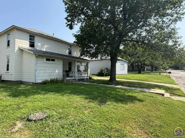 $89,000 | 522 5th Street, Strong City, KS 66869