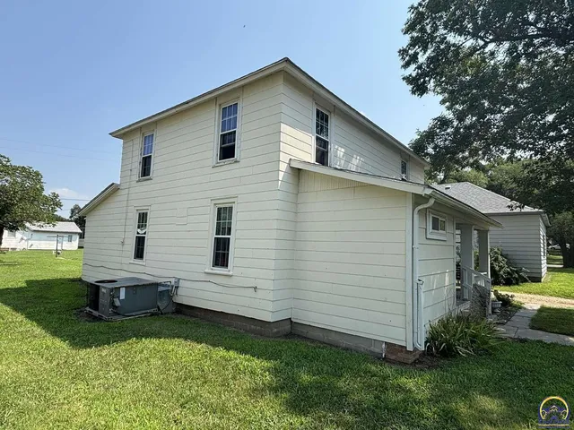 $89,000 | 522 5th Street, Strong City, KS 66869