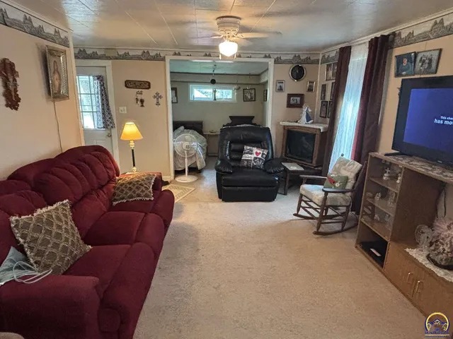 $89,000 | 522 5th Street, Strong City, KS 66869