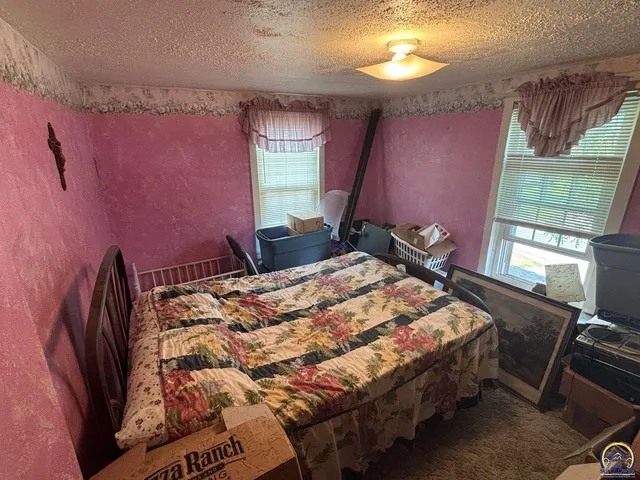 $89,000 | 522 5th Street, Strong City, KS 66869